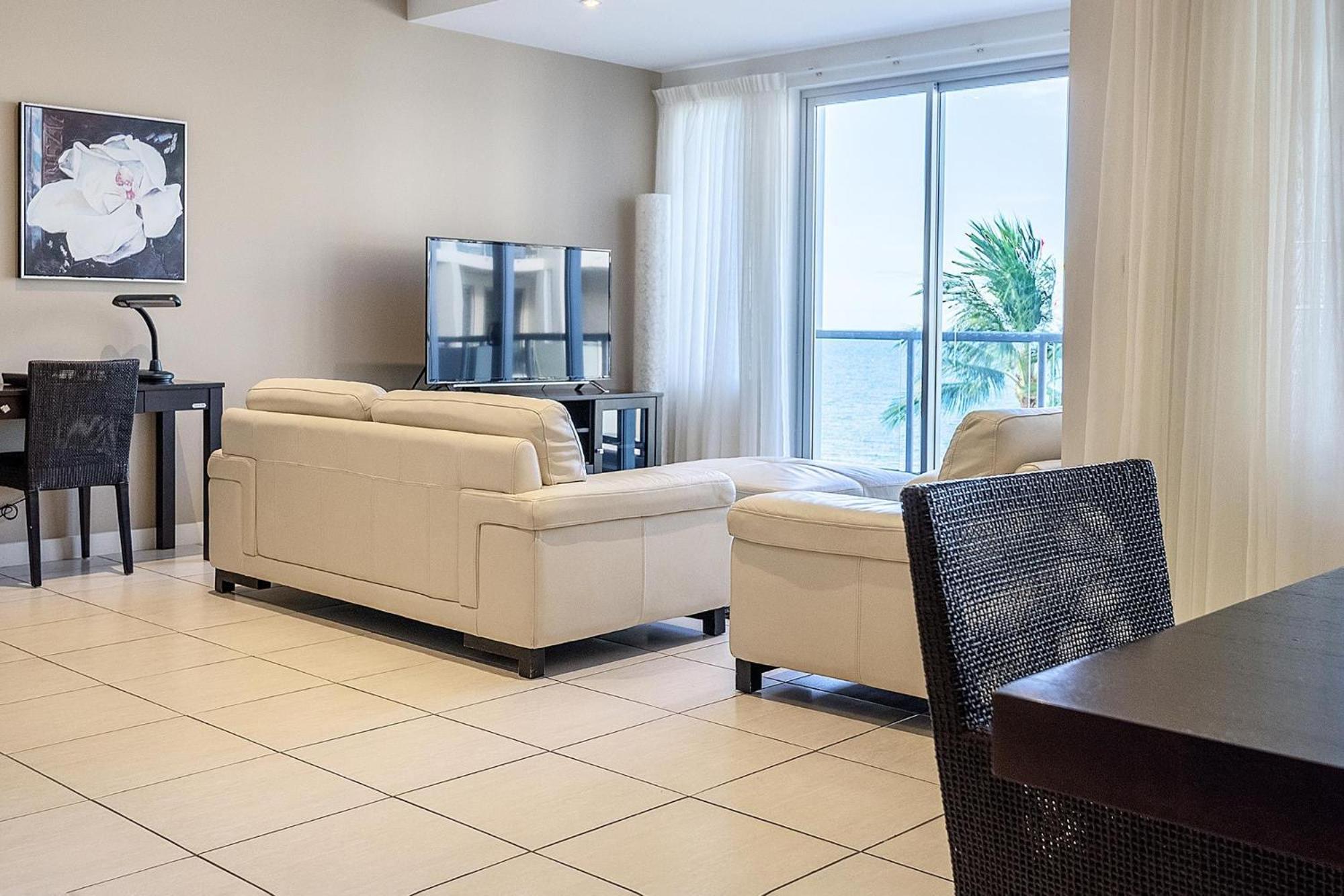 Coral Cove Apartments - Absolute Beachfront Resort Bowen Extérieur photo