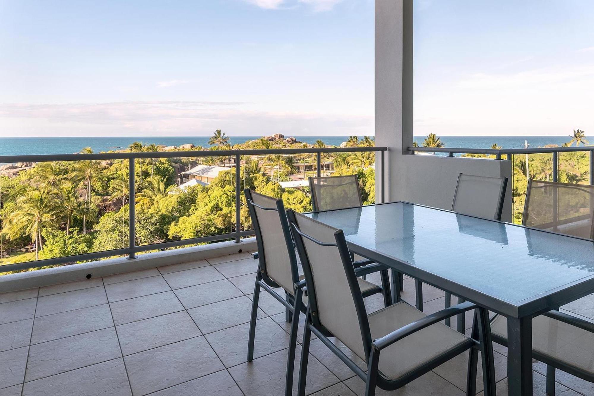 Coral Cove Apartments - Absolute Beachfront Resort Bowen Extérieur photo