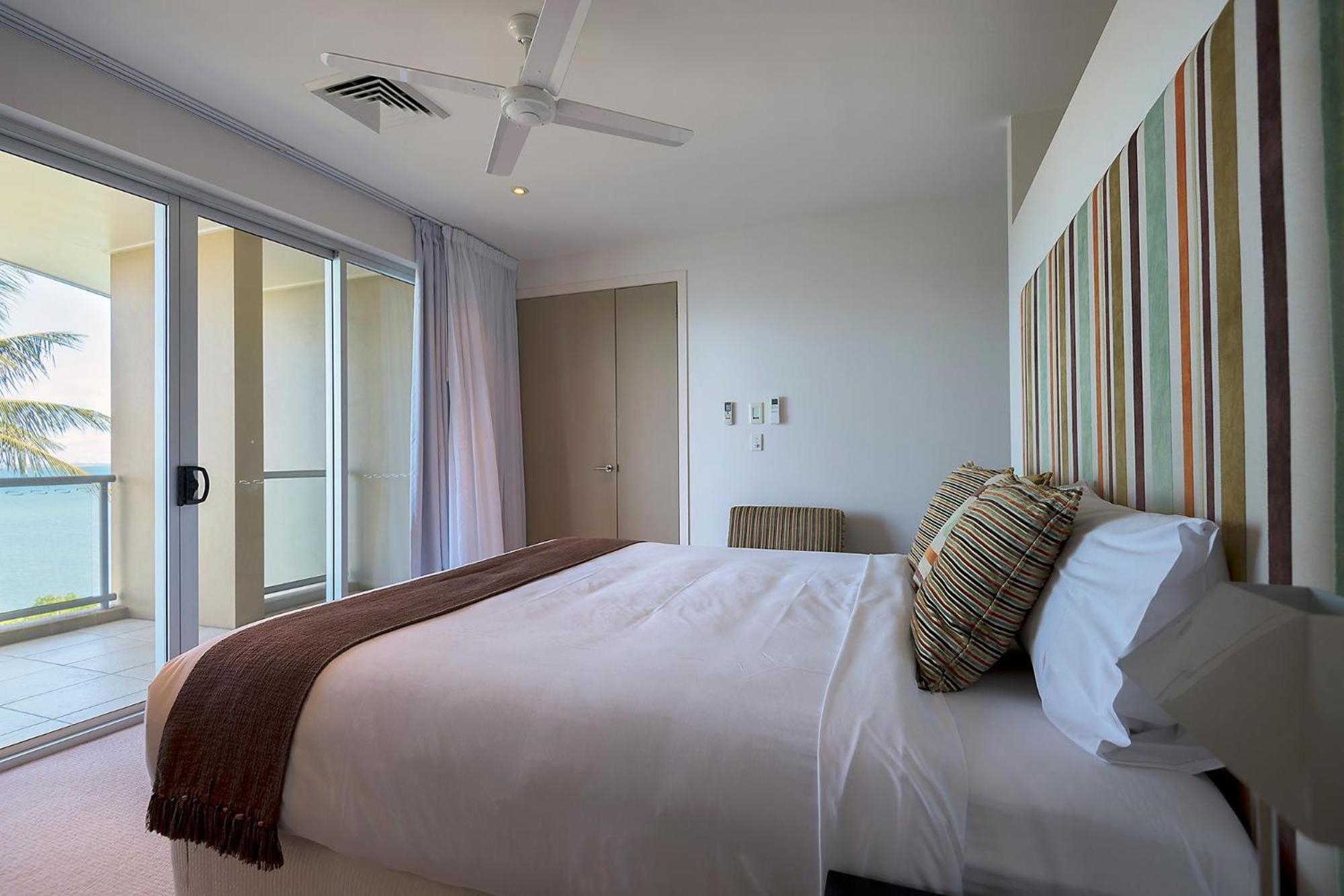 Coral Cove Apartments - Absolute Beachfront Resort Bowen Extérieur photo
