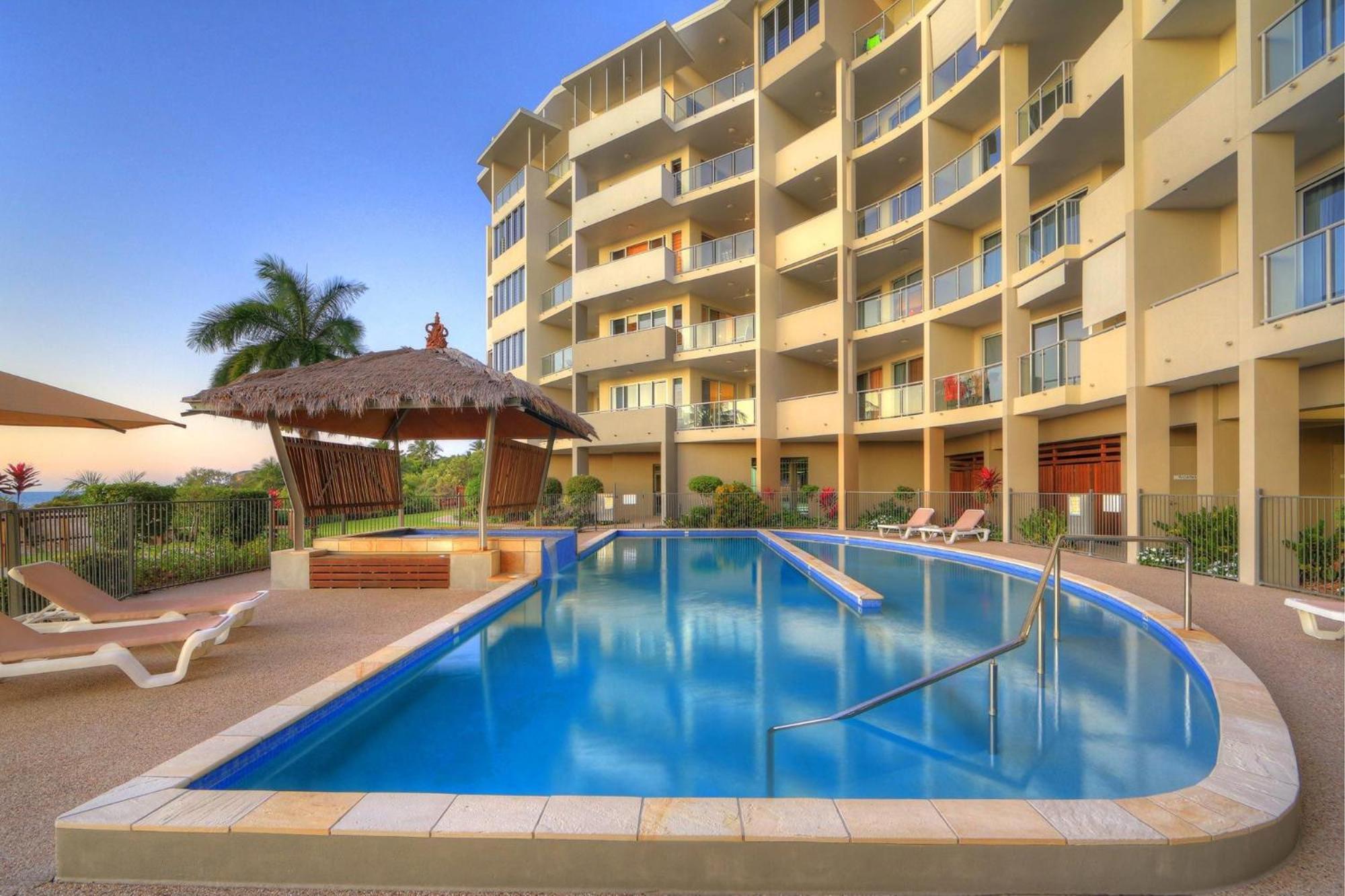 Coral Cove Apartments - Absolute Beachfront Resort Bowen Extérieur photo