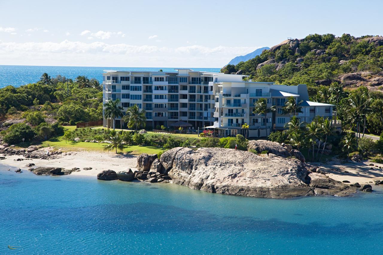 Coral Cove Apartments - Absolute Beachfront Resort Bowen Extérieur photo