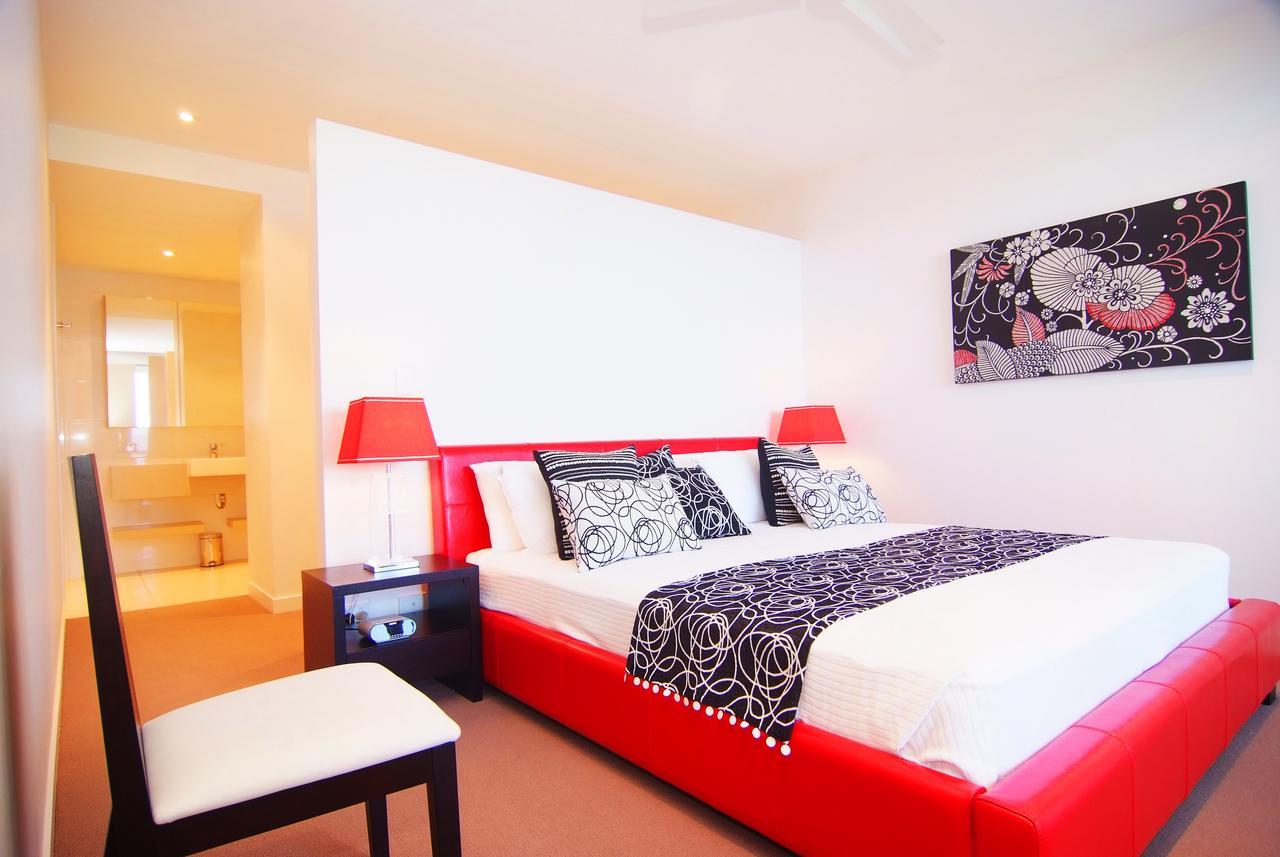 Coral Cove Apartments - Absolute Beachfront Resort Bowen Extérieur photo